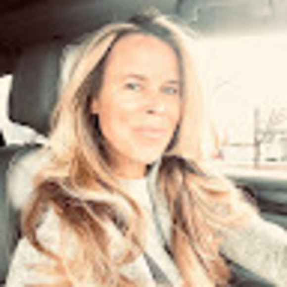 Meet your Posher, Elizabeth - Picture 1 of 1